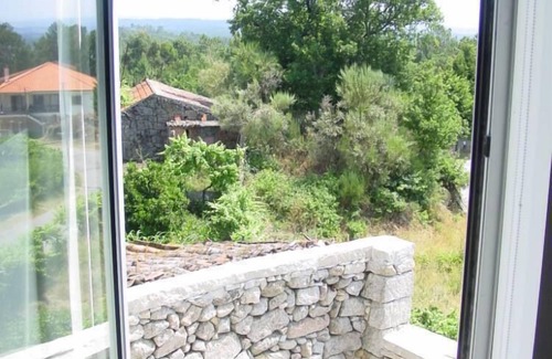 Meada House | SERRA DO CARAMULO: A look to the East