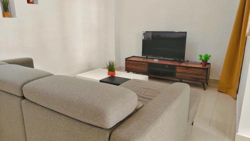 Shah Alam Villa | Setia Alam Convention Center Spacious House