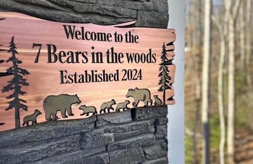 Gatlinburg - Pigeon Forge House | Seven Bears in the Woods -Modern-Luxury-Cabin-Hot Tub-Game Room