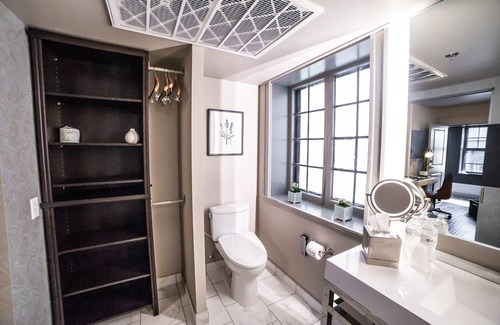 Downtown Hotel | Seven Gables, St. Louis West, a Tribute Portfolio Hotel