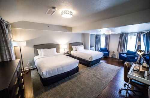 Downtown Hotel | Seven Gables, St. Louis West, a Tribute Portfolio Hotel