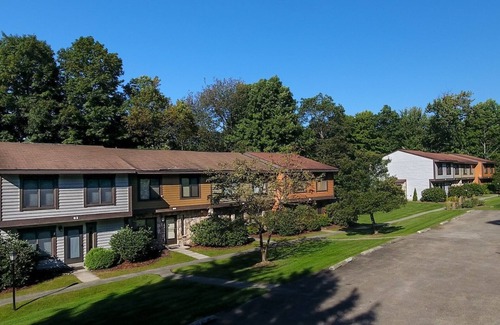 Seven Springs Condo | Seven Springs 3 BR Deluxe Condo, by Golf Course by RedAwning - Save 10% on 3 Nights, 15% on 5 Nights!