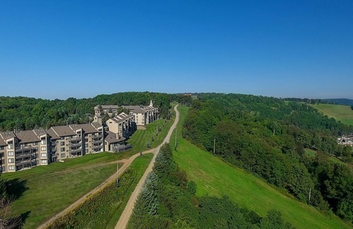 Seven Springs Condo | Seven Springs Stoneridge 3 Bedroom Standard Condo, Single Level! by RedAwning - Save 10% on 3 Nights, 15% on 5 Nights!