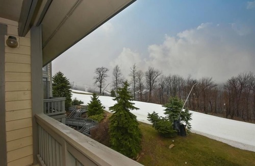 Seven Springs Condo | Seven Springs Stoneridge 3 BR + Loft Standard Condo, Pet Friendly! by RedAwning - Save 10% on 3 Nights, 15% on 5 Nights!