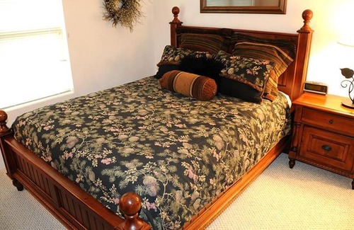 Seven Springs Apartment | Seven Springs Woodridge 4 Bedroom Premium Condo, Sleeps 10, Deck with Mountain Views condo