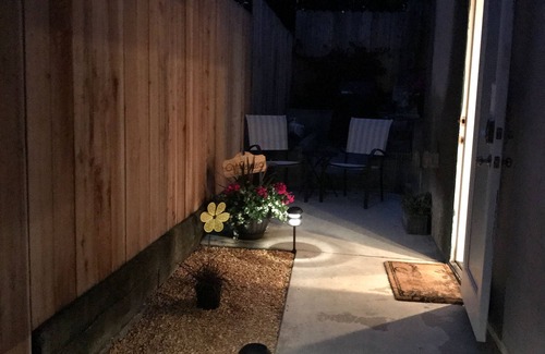 Mount Davidson Manor Apartment | SF Central Near SF State and Muni line to all attractions large 2+ bedroom