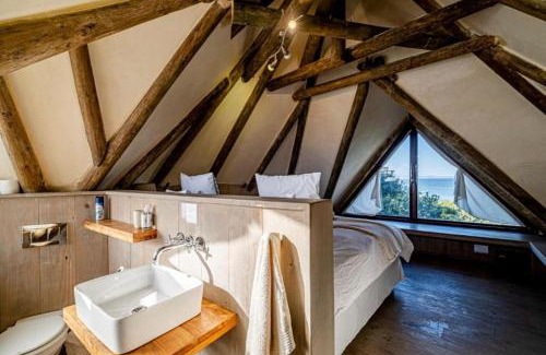 Jeffreys Bay Apartment | Shack On Supers - Stone Cottage