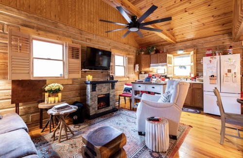 Birdseye Cabin | Shaded Log Cabin Swim Spa- 2 miles Lake Entrance, New Distillery Pet Friendly