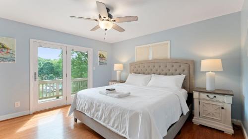 Denver House | Shades of Summer by AvantStay Gazebo Dock View