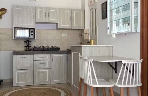 Siolim Apartment | Shalom 2 :Luxe1Bhk/5mins drive to Thalassa/Pool