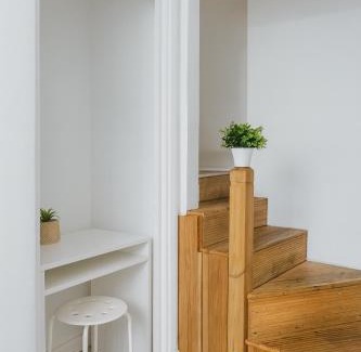 Seven Sisters Bed & Breakfast | Shalom Lux East London