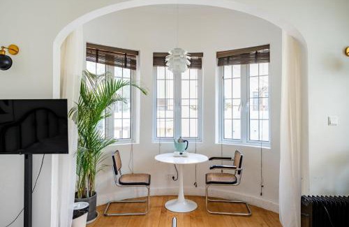 Xuhui House | Shanghai Downtown Flower B&B - West Fuxing Road Branch