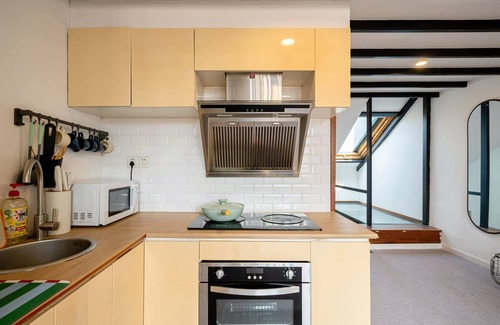 Xuhui House | Shanghai Hills&ZINN 2BR with Kitchen