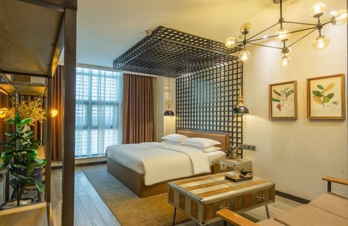 Pudong Hotel | Shanghai Vintage Hotel Disneyland Branch