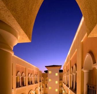 Al Maqta Apartment | Shangri-La Hotel Apartments Qaryat Al Beri