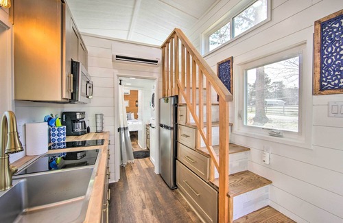 Lone Star Cottage | Shared Dock & Lake Access: Daingerfield Tiny Home