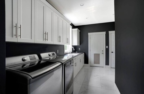 Shawnigan Lake House | Shawnigan Lake Retreat with Theatre