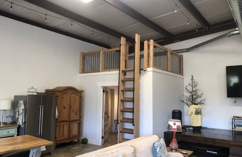 Montevallo House | Sheep Farm - Unique Space - Amazing Views