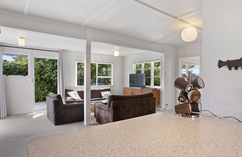 Waihi Beach Cottage | Shell Cottage - Waihi Beach Holiday Home