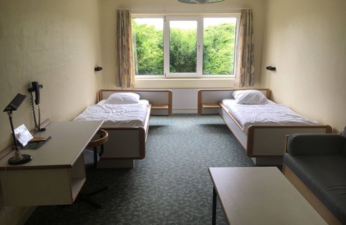 Stovring Hotel | Shell Motel Støvring