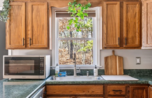 Luray House | Shenandoah Views 15 Mins To Park & Luray Caverns 3 Bedroom Home by RedAwning