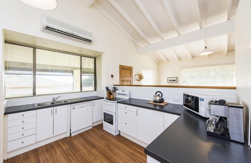 Ledge Point House | Sheoak on Wedge - Well Appointed Property Close To Beach