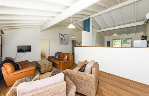 Ledge Point House | Sheoak on Wedge - Well Appointed Property Close To Beach