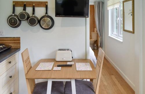 Five Oak Green House | Shepherds Hut 3 At Laddingford - Uk32532