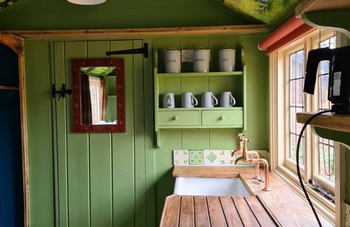 Durrington Apartment | Shepherds Hut - Double - Ensuite
