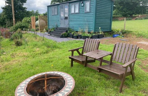 Llanfairpwllgwyngyll House | Shepherds Hut with Hot Tub North Wales Anglesey
