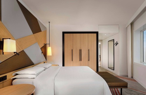 Schiphol Hotel | Sheraton Amsterdam Airport Hotel and Conference Center