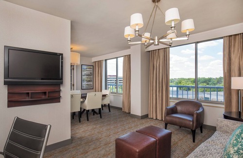 Elk Grove Village Hotel | Sheraton Suites Chicago Elk Grove