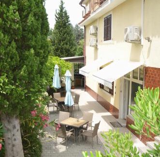 Seca Apartment | Sherlock's Holidays boutique rooms