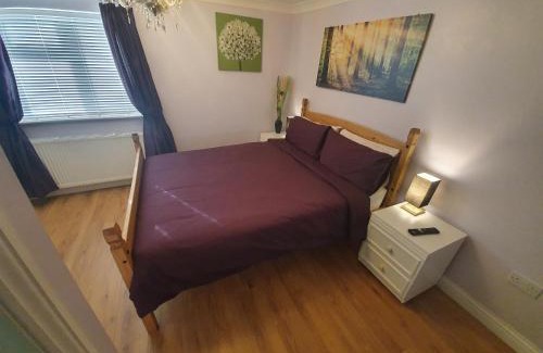 Boston House | Sherwood Bungalow 3 Bedroom Entire Property