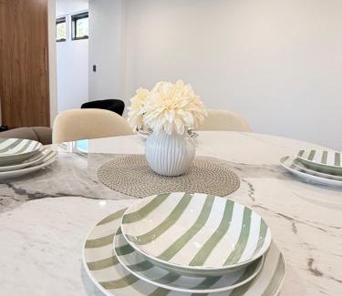 Gladesville House | Shineland Holiday