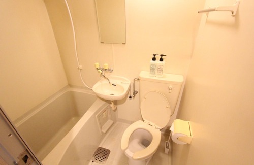 Honmachi Apartment | Shinjuku 1-Stop! Walk to Hatsudai/4-Person Stay with Wi-Fi (B)