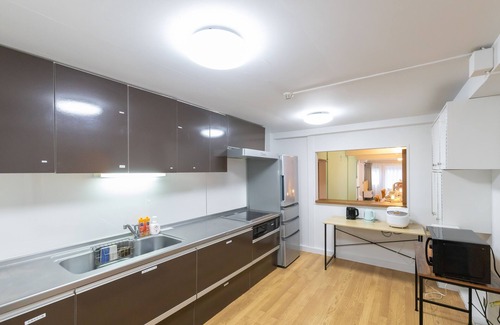 Tsubaki Onsen Villa | Shirahama White Beach House