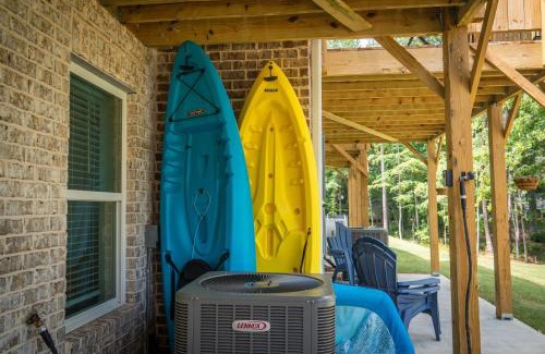 Lake Oconee House | Shoo Fly at Lake Oconee - Lakefront, Kayaks, Games