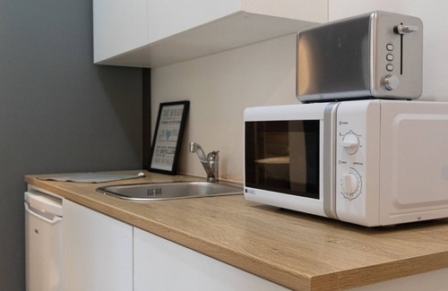 Mariahilf Hotel | Shopping Paradise 9BR Complex Ideal for 22 People