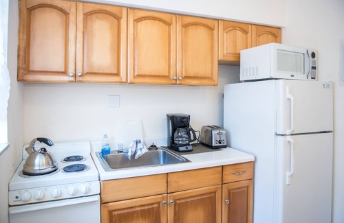 Lauderdale-by-the-Sea Hotel | Shore Haven Resort Inn