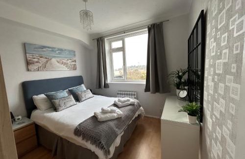 Sandbanks Apartment | SHOREBANKS - Harbour View Apartment in Sandbanks.