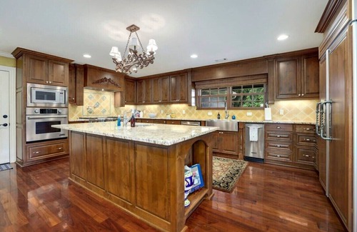 Springdale House | Shoreline Serenity - Direct Lake Access