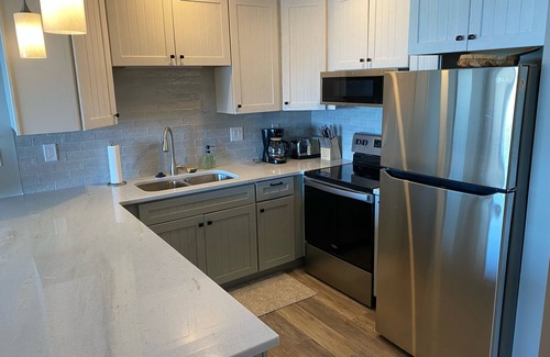 Port Clinton Apartment | Shores #33: 1 BR sleeps 4