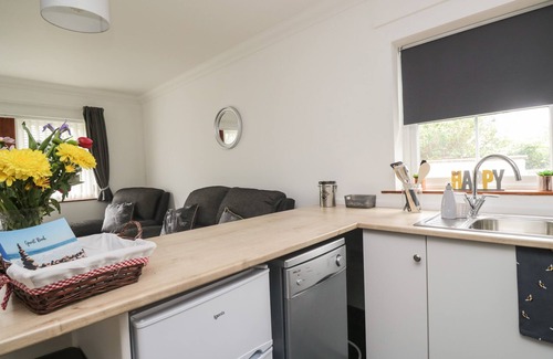 Wigton Cottage | SHORESIDE COTTAGE, pet friendly, character holiday cottage in Silloth