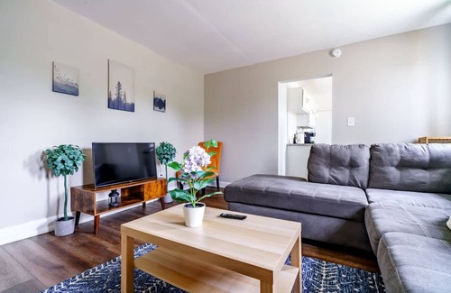 Victorian Village House | Short North Convention Private Parking Pets