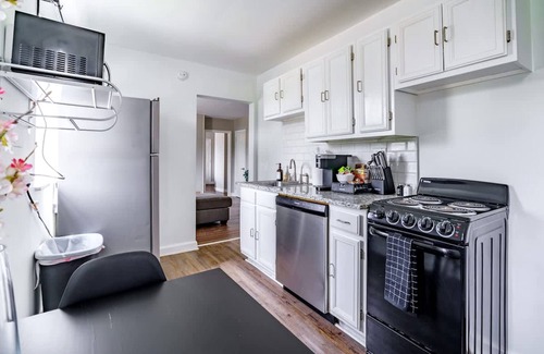 Victorian Village House | Short North Convention Private Parking Pets
