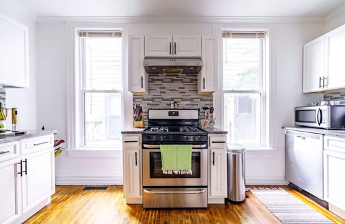 Victorian Village House | Short North Convention King Bed Parking Free
