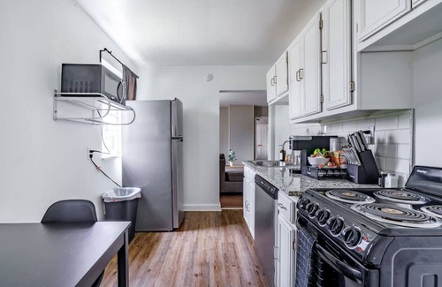 Victorian Village House | Short North Convention Private Parking Pets