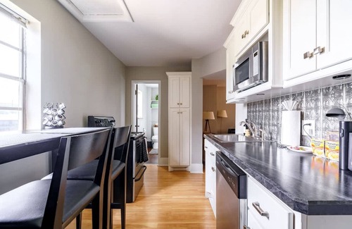 Victorian Village House | Short North Convention Private Parking Pets