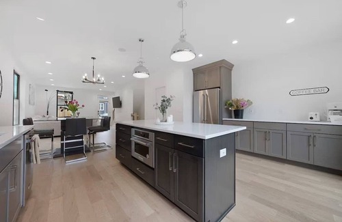 Italian Village House | Short North Convention King Bed Free Parking